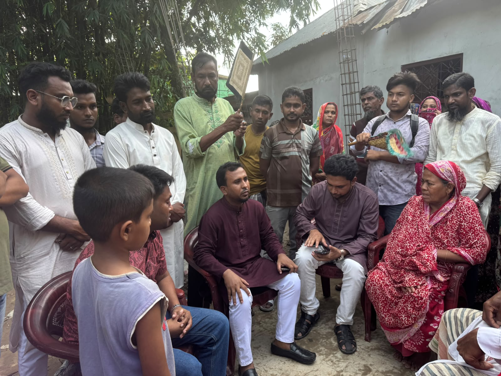 সৌদিতে অগ্নিকাণ্ডে নিহতের পরিবারের পাশে প্রতিমন্ত্রী নুর