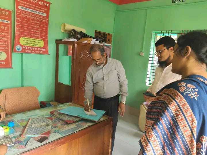 মোহনপুরে সার ডিলারদের গোডাউন পরিদর্শন